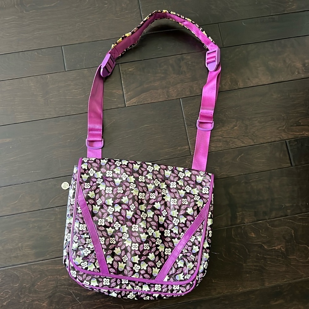 Frill by Vera Bradley messenger bag EUC